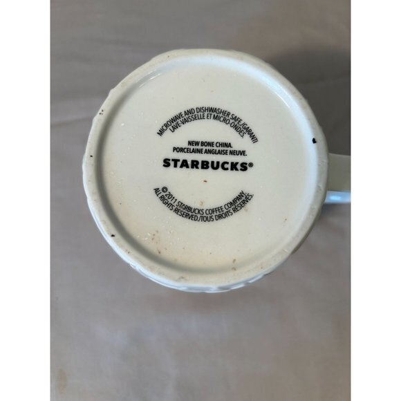 Starbucks Snowflake White Red Coffee Mug Cup 2011 Bone China Set‎ of 4 - Picture 4 of 5